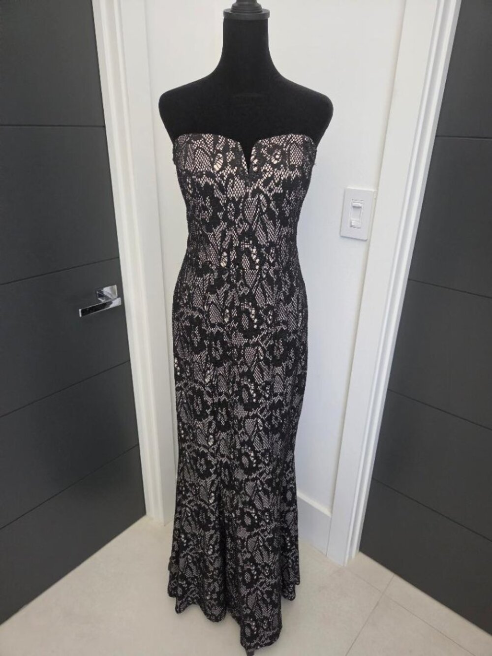 Bailey Blue Strapless Black Crochet Mermaid Trumpet Style Evening Gown M/Large